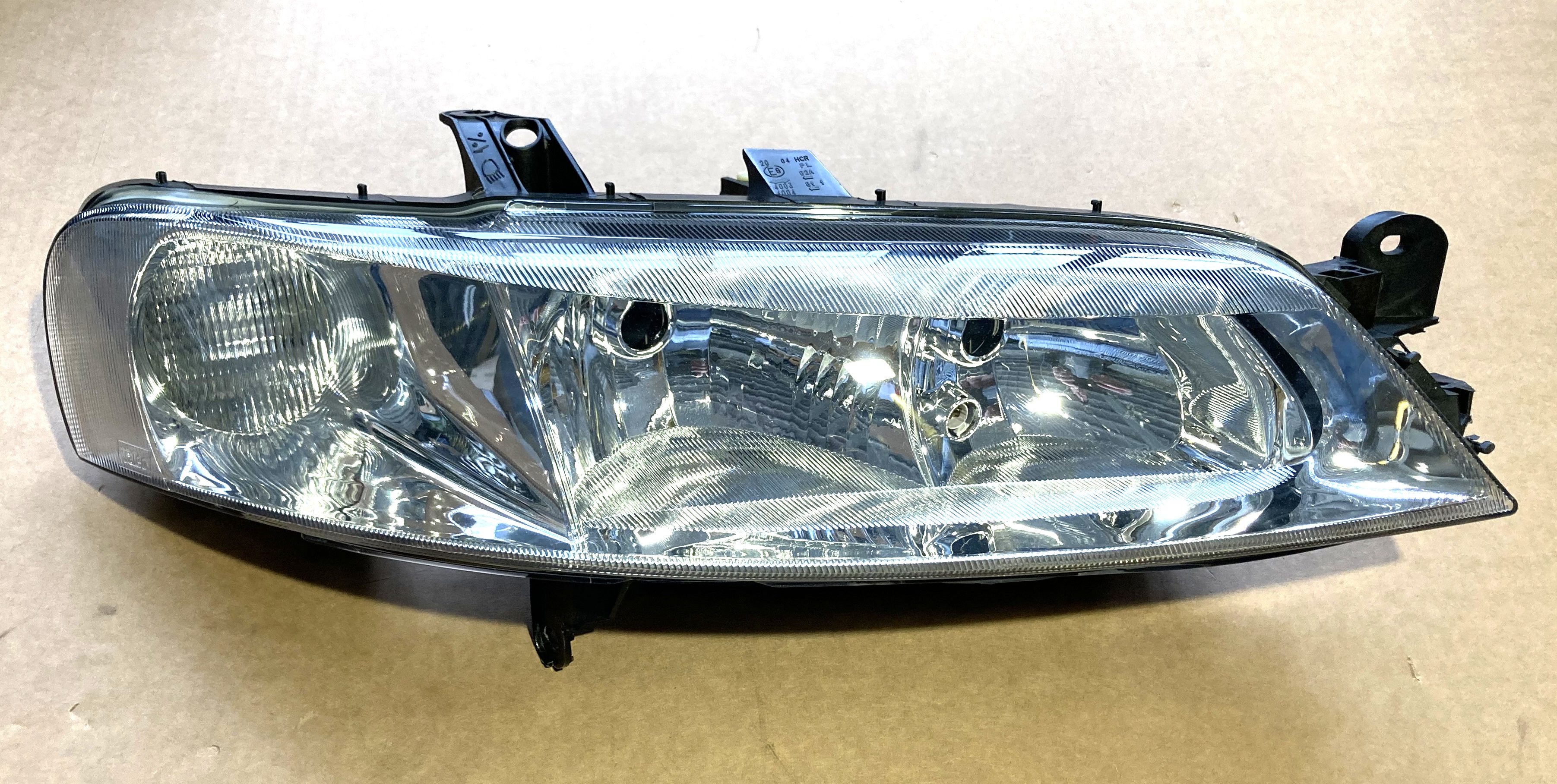 OPEL VECTRA PŘEDNÍ SVĚTLOMET PRAVÝ 9119520  ORIGINÁL NOVÝ
